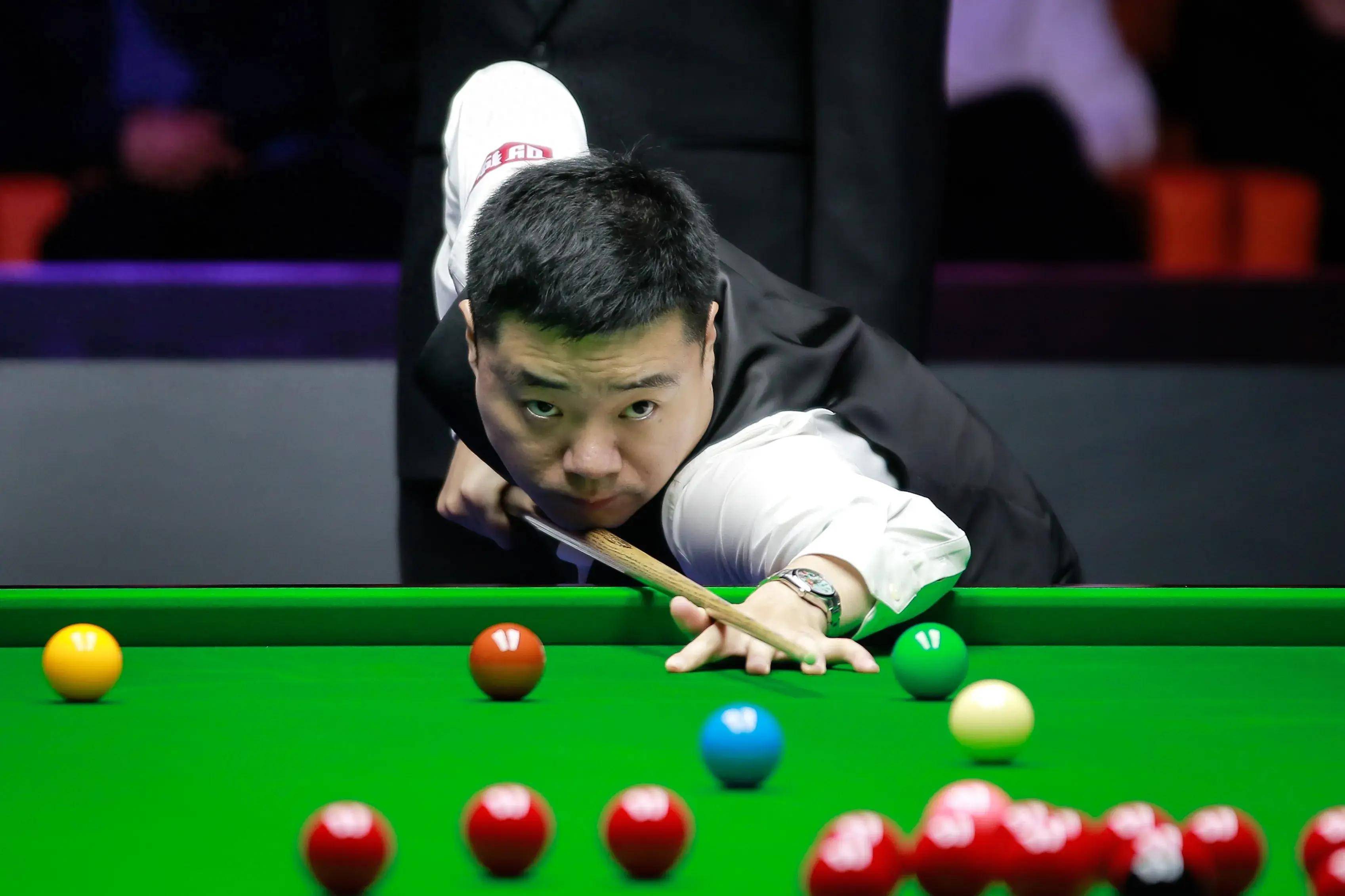 竞争激烈的 竞争激烈的